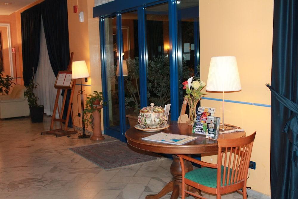 Miramare Hotel Катания Экстерьер фото